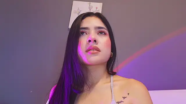 Snapshot of adara_johnson__ chatting on 06-03-26, 11:46 adara johnson online show from 06-03-26, 11:46