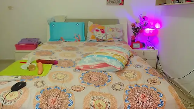 Snapshot of Kendralove31xxx chatting on 12-24-24, 04:55 Kendralove31xxx online show from 12-24-24, 04:55