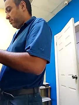 Snapshot of friendsloversex chatting on 09-19-25, 05:46 friendsloversex online show from 09-19-25, 05:46