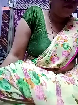 Snapshot of jiyahot1432 chatting on 02-11-25, 10:26 jiyahot1432 online show from 02-11-25, 10:26