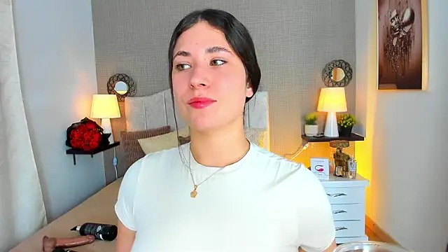 Snapshot of ValeryLovee chatting on 02-02-26, 01:04 ValeryLovee online show from 02-02-26, 01:04