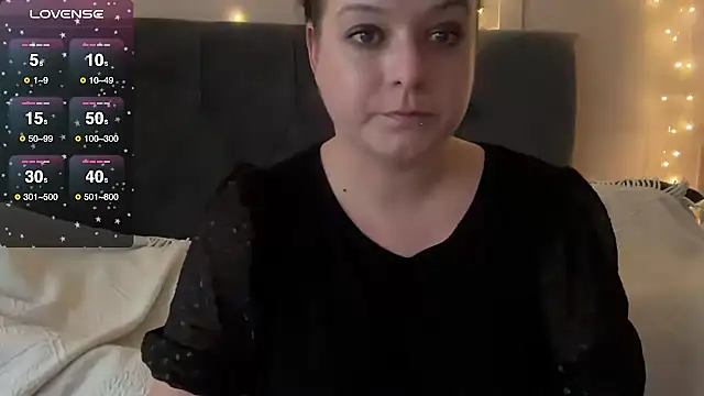 NaughtyWifeUK online show from 10-13-25, 04:18