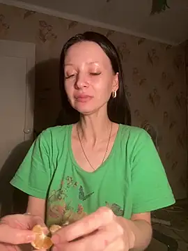 Snapshot of Starry_Siren chatting on 11-24-25, 03:34 Starry Siren online show from 11-24-25, 03:34