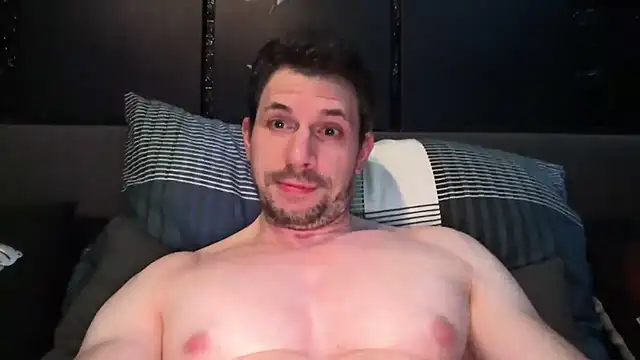 Snapshot of dreamwallker21 chatting on 12-20-25, 02:07 dreamwallker21 online show from 12-20-25, 02:07