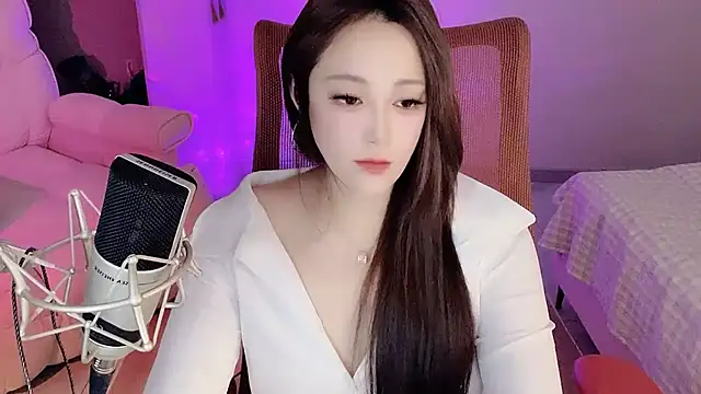 Snapshot of Daisy-77 chatting on 10-27-25, 01:48 Daisy-77 online show from 10-27-25, 01:48