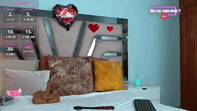 Snapshot of cintia_hills chatting on 02-15-25, 03:31 cintia hills online show from 02-15-25, 03:31