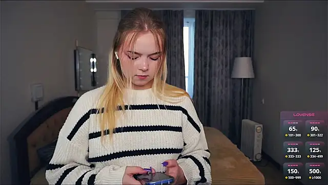 ZaraCreedon online show from 10-10-25, 05:06