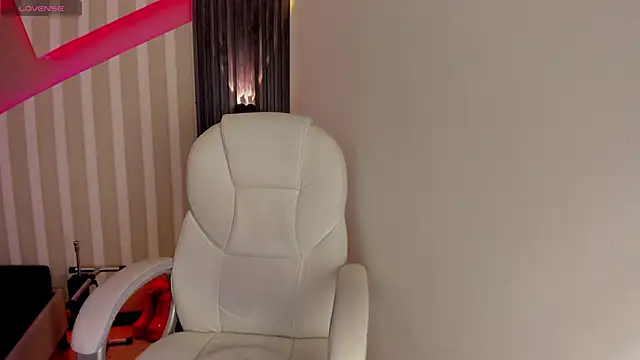 emily layton online show from 03-03-25, 03:20