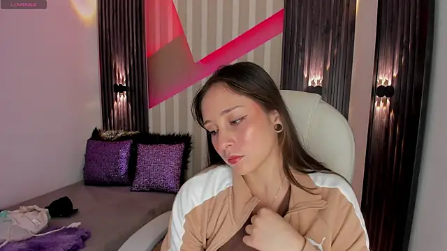 emily layton online show from 03-07-25, 02:45