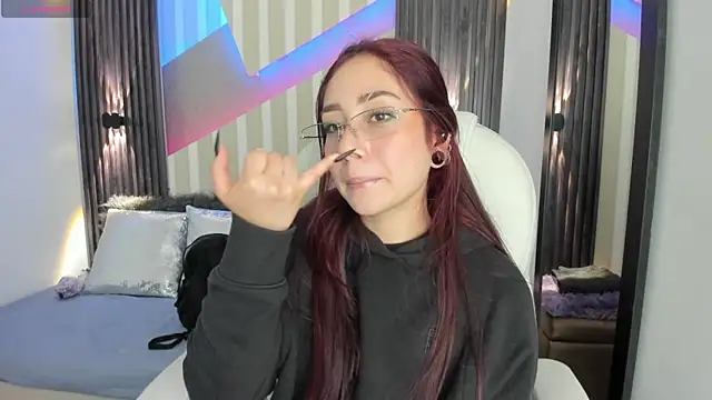 emily layton online show from 11-29-25, 04:10