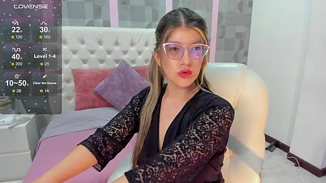 Snapshot of SEXMILLA_ chatting on 03-05-25, 04:45 SEXMILLA online show from 03-05-25, 04:45