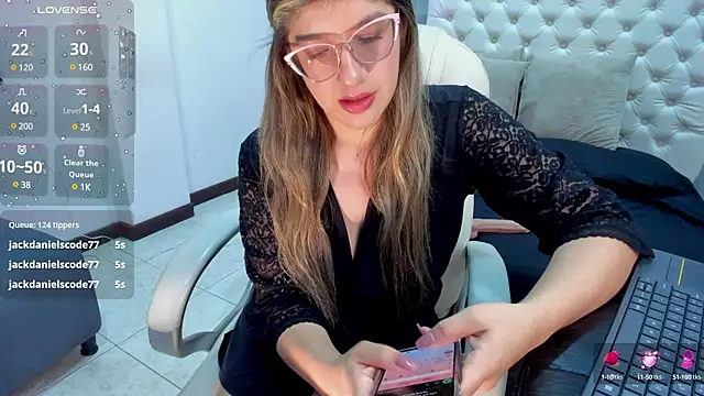 Snapshot of SEXMILLA_ chatting on 03-15-25, 08:48 SEXMILLA online show from 03-15-25, 08:48