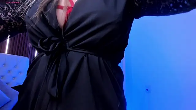 Snapshot of SEXMILLA_ chatting on 09-21-25, 05:03 SEXMILLA online show from 09-21-25, 05:03