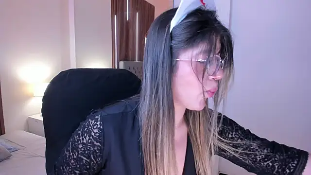 Snapshot of SEXMILLA_ chatting on 09-29-25, 04:45 SEXMILLA online show from 09-29-25, 04:45