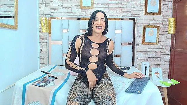 Snapshot of Alison_Chan_ chatting on 05-13-26, 10:06 Alison Chan online show from 05-13-26, 10:06
