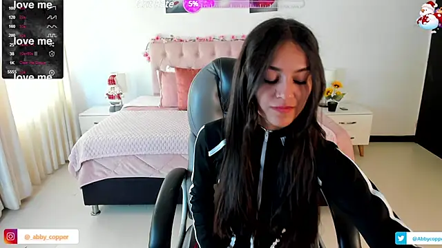 Snapshot of _Abby_23_ chatting on 12-18-24, 01:34 Abby 23 online show from 12-18-24, 01:34