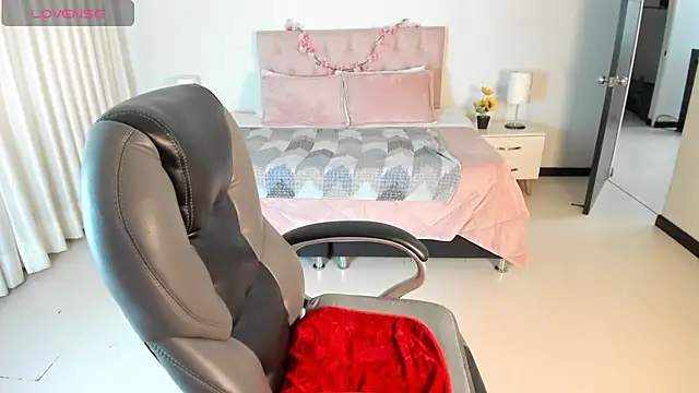 Snapshot of _Abby_23_ chatting on 02-02-25, 12:57 Abby 23 online show from 02-02-25, 12:57