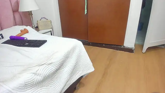 Snapshot of melody_brunnet chatting on 03-21-25, 06:29 melody brunnet online show from 03-21-25, 06:29