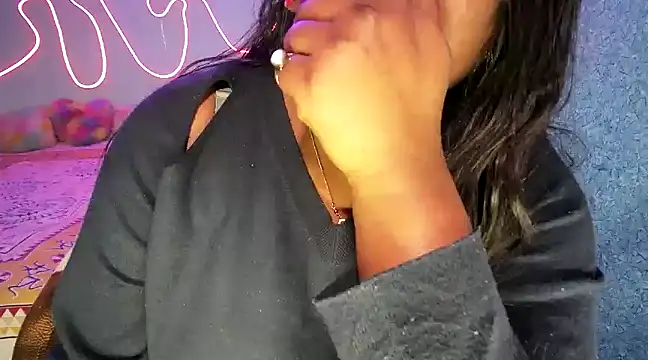 Snapshot of expression_queen chatting on 01-30-25, 09:04 expression queen online show from 01-30-25, 09:04