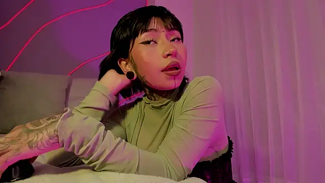 Evangeline bell online show from 12-27-24, 03:59