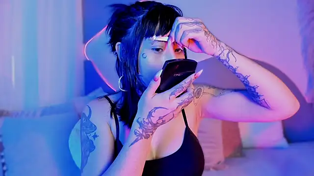 Evangeline bell online show from 09-15-25, 02:50