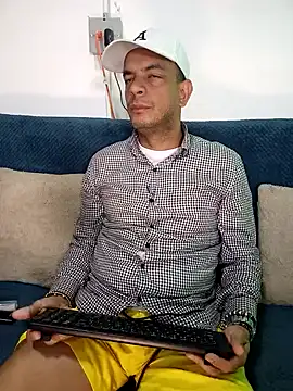 latinmartin73 online show from 01-24-25, 02:07