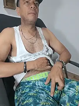 latinmartin73 online show from 04-25-26, 01:41