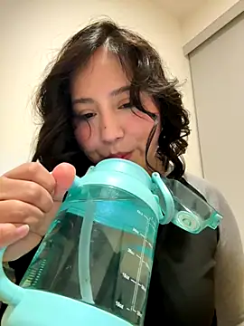 Snapshot of kittyfresita chatting on 10-12-25, 12:20 kittyfresita online show from 10-12-25, 12:20