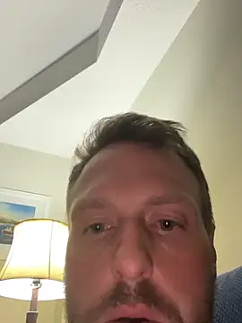 Snapshot of ScarletCeiling87 chatting on 10-30-25, 01:07 ScarletCeiling87 online show from 10-30-25, 01:07