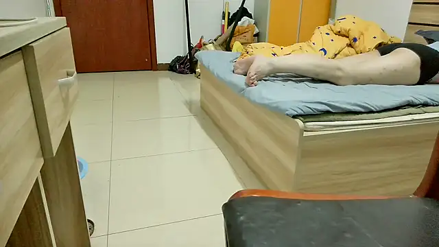 Snapshot of huzi518 chatting on 09-09-25, 01:54 huzi518 online show from 09-09-25, 01:54