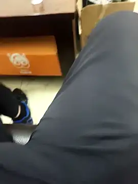 Snapshot of huzi518 chatting on 09-11-25, 03:06 huzi518 online show from 09-11-25, 03:06