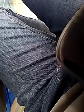 Snapshot of huzi518 chatting on 10-17-25, 03:10 huzi518 online show from 10-17-25, 03:10