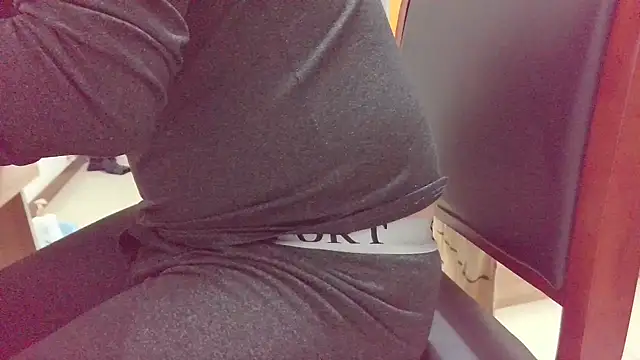 Snapshot of huzi518 chatting on 11-04-25, 12:15 huzi518 online show from 11-04-25, 12:15