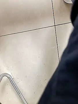 Snapshot of huzi518 chatting on 11-10-25, 03:27 huzi518 online show from 11-10-25, 03:27