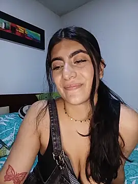 Snapshot of miakhalifaaa_ chatting on 06-17-26, 12:35 miakhalifaaa online show from 06-17-26, 12:35