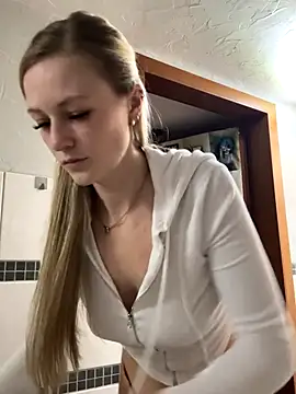 Snapshot of godspot_ chatting on 11-01-25, 03:36 godspot  online show from 11-01-25, 03:36