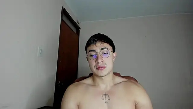 Leoknight online show from 03-07-25, 12:04