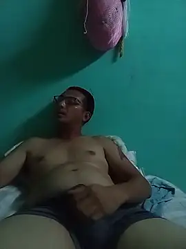 Andresguz35 online show from 12-02-25, 05:02