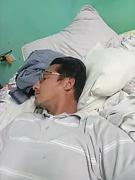 Andresguz35 online show from 02-15-26, 02:41