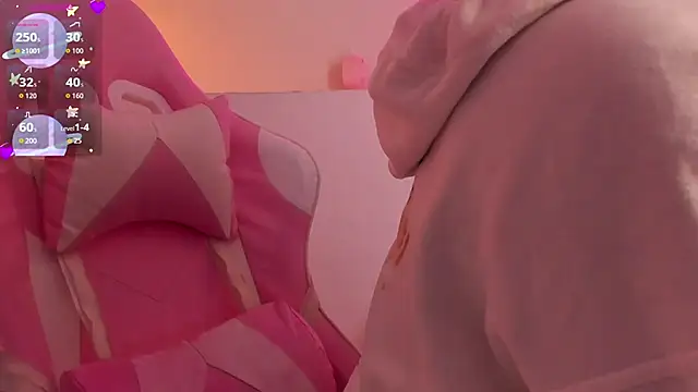 Snapshot of soy_jess03 chatting on 10-05-25, 12:03 soy jess03 online show from 10-05-25, 12:03