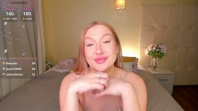 Snapshot of Emma__Leee chatting on 02-06-25, 04:10 Emma Leee online show from 02-06-25, 04:10