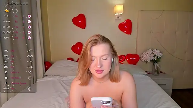 Snapshot of Emma__Leee chatting on 02-16-25, 04:09 Emma Leee online show from 02-16-25, 04:09