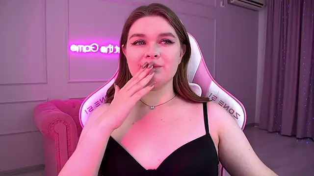 CrystalLyons online show from 03-09-25, 04:11