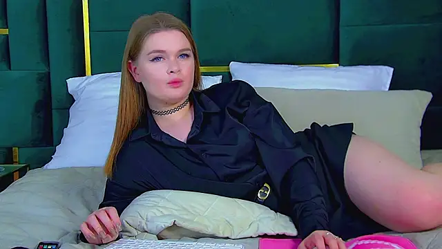 CrystalLyons online show from 03-12-25, 06:11