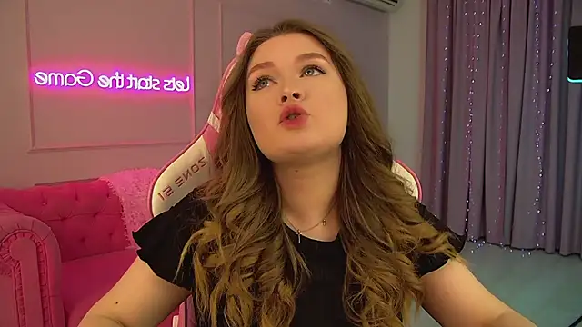 CrystalLyons online show from 02-09-26, 06:12