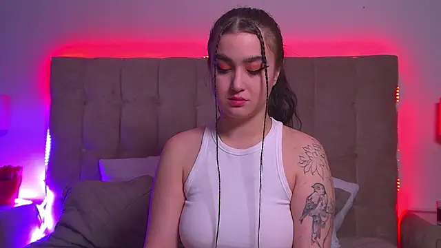 ChristinaMilton online show from 01-26-25, 04:20