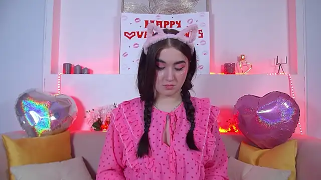 ChristinaMilton online show from 02-14-25, 09:32