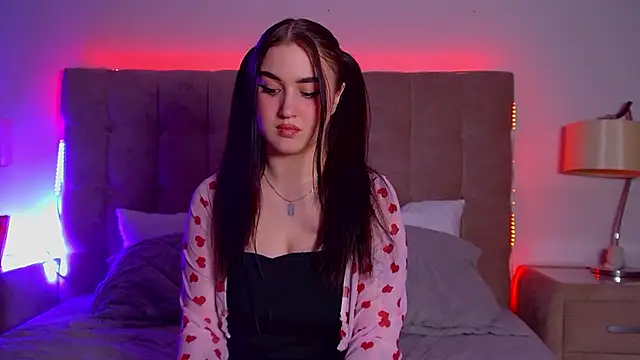 ChristinaMilton online show from 03-10-25, 09:29