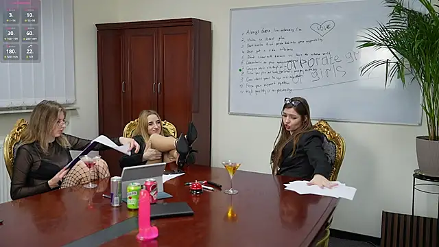 Michelle 054 online show from 01-30-25, 06:43