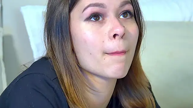 Snapshot of PollyLanders chatting on 02-19-25, 08:55 PollyLanders online show from 02-19-25, 08:55